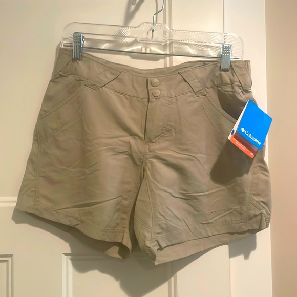 NWT Columbia hiking shorts. Size small - Picture 1 of 3